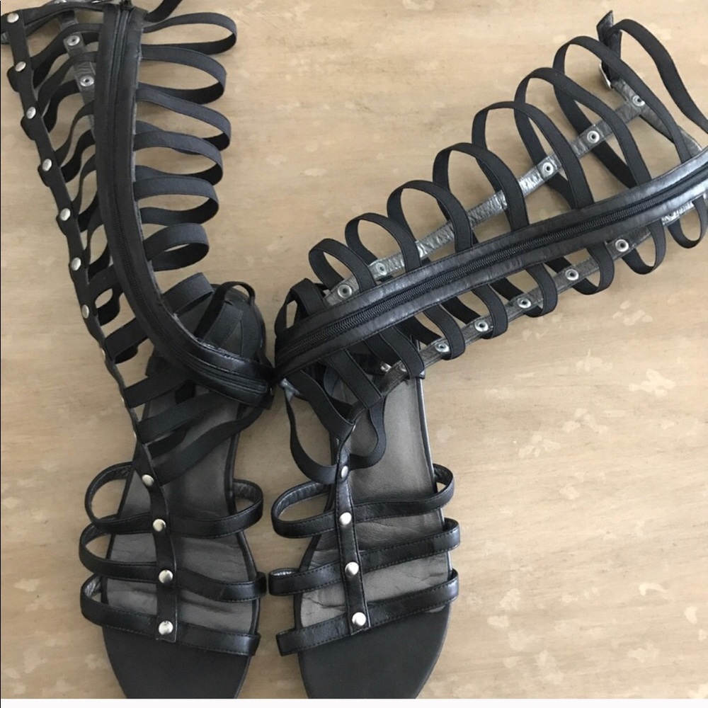 🎈🎈SOLD ON M 🎈🎈